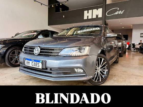 VOLKSWAGEN JETTA 2.0 TSI HIGHLINE 211CV GASOLINA 4P TIPTRONIC VOLKSWAGEN JETTA 2.0 TSI HIGHLINE 211CV GASOLINA 4P TIPTRONIC